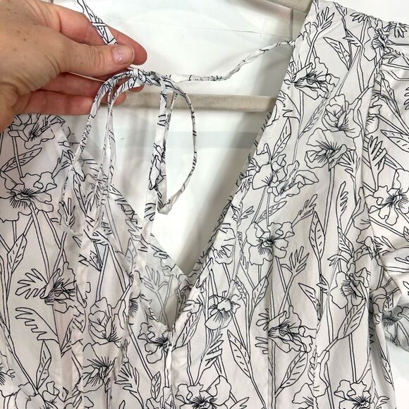 Club Monaco Mini Dress Size 6 White Black Line Floral Print Double V Puff Sleeve - Picture 5 of 16